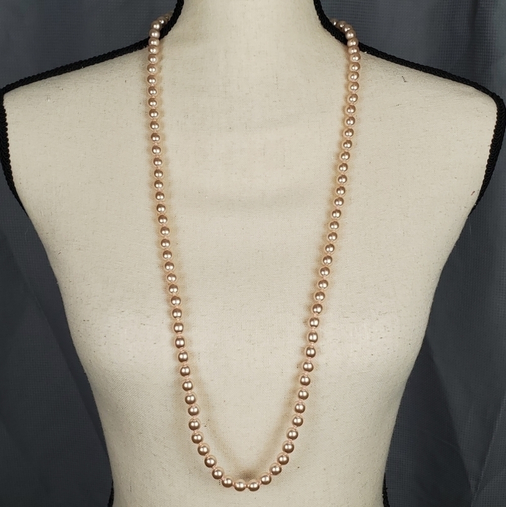 Necklace, cream beads, 17.5 inches